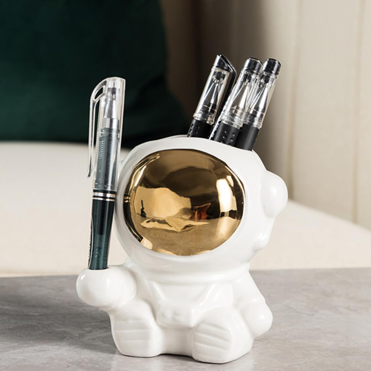 Amazon.co.jp: 卓上スタンド インテリア装飾 机上用品 ペンケース